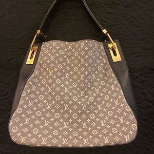 LOUIS VUITTON
2013 Hobo Idylle Rendez Vous